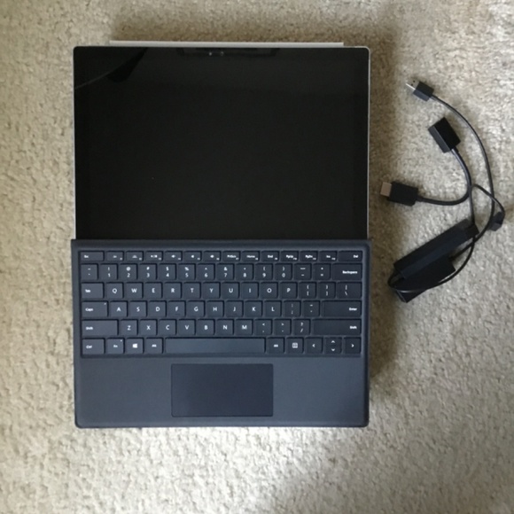 Surface Pro Signature Keyboard – Black - Plus USB / HDMI Adapters - Picture 8 of 10